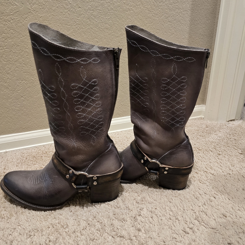 Freebird shawna boot